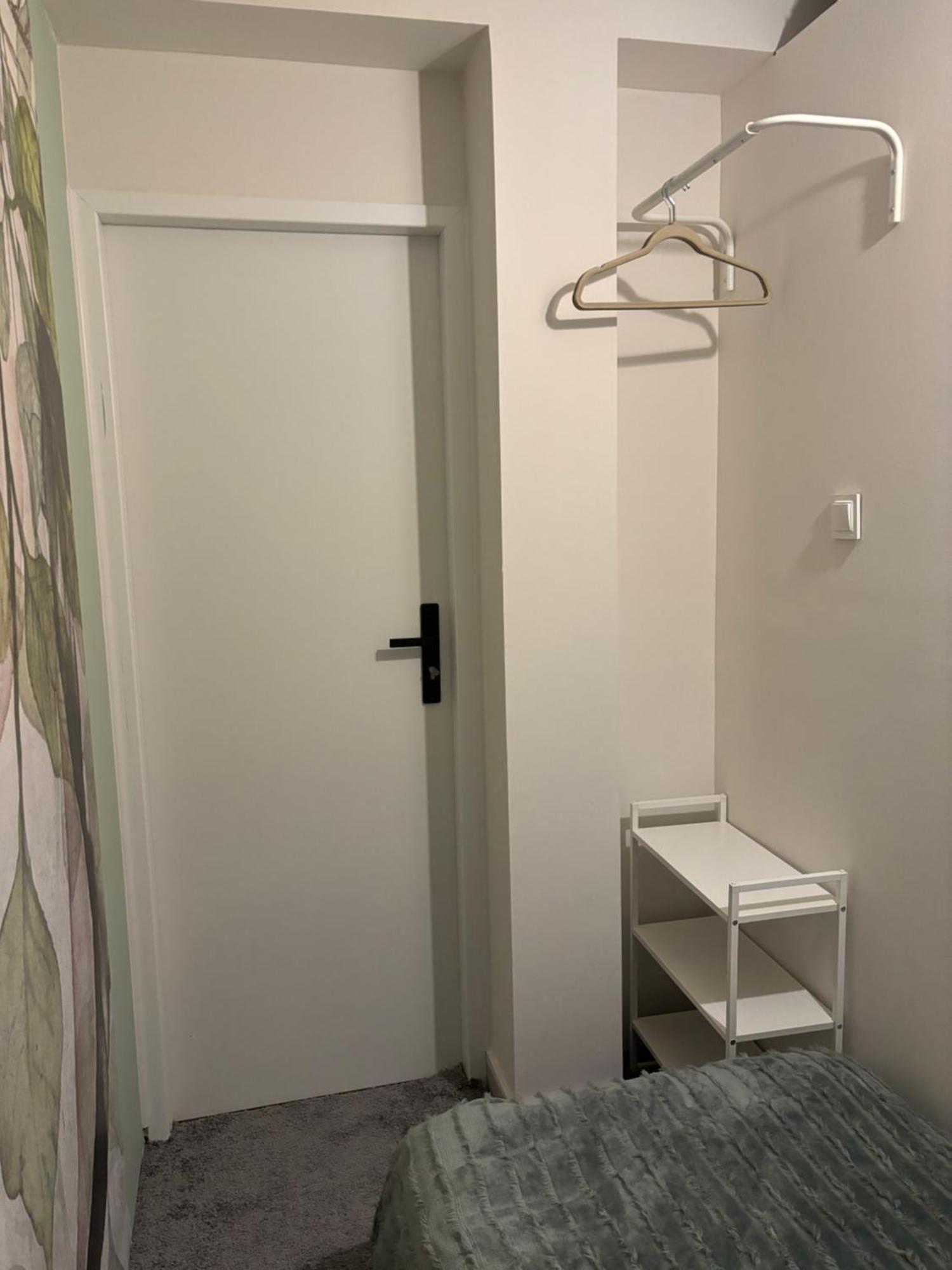 Capsulehotel Shespace Apartrooms
