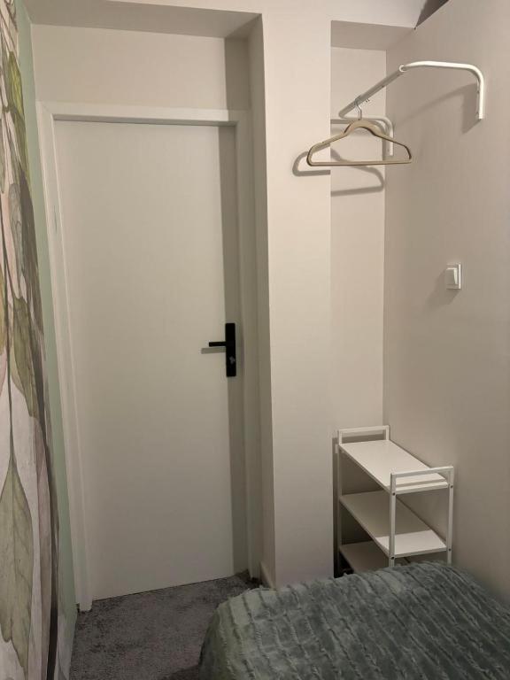 Capsulehotel Shespace Apartrooms *